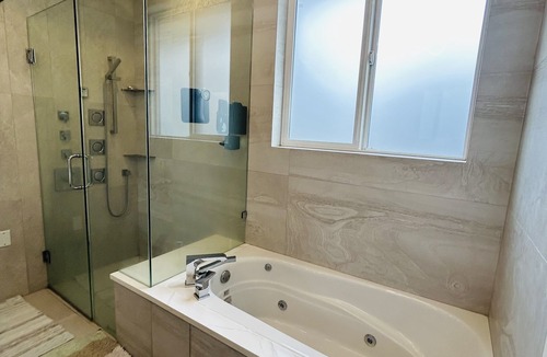 Uptown House | Modern 4 bedroom home in New Westminster
