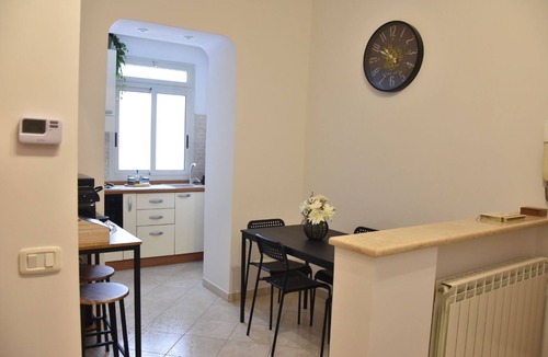 Quartiere XXIX Ponte Mammolo Apartment | Modern & Cozy Apartment with Private Garden + Parking | Near Metro