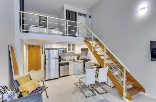 Downtown Vancouver Condo | Modern Downtown Vancouver Loft. Parking included.