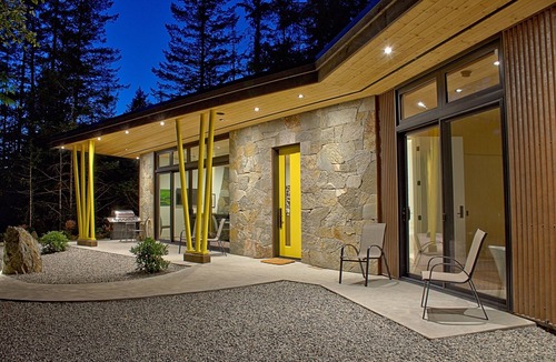 Madeira Park Cabin | Modern Forest Guest Suite - Accessible Seclusion!