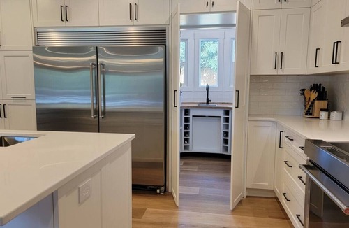 Southeast Kelowna House | Modern Kelowna Rancher-Close to All Amenities-3 BDRM!!