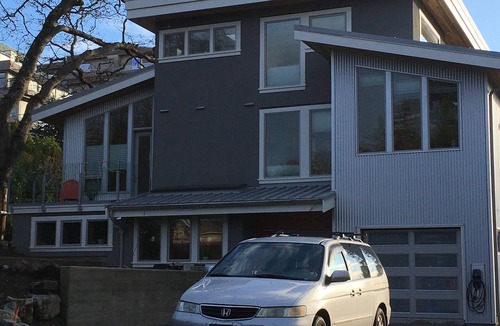 Gonzales Apartment | Modern Micro-Suite in Fairfield/Gonzales with Private Deck 89 nights Minimum