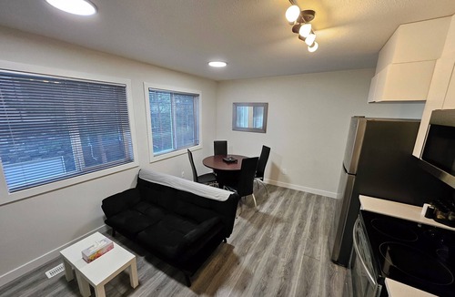 Whyte ave House | Modern Newer Garage Suite Unit
