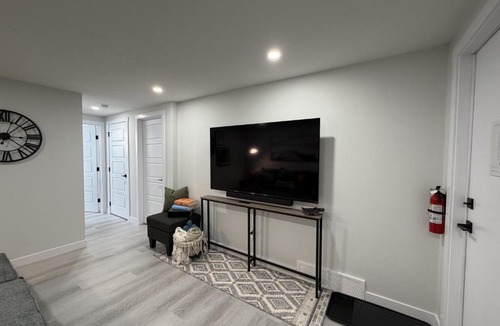 Calgary Apartment | Modern One Bedroom Suite in Calgary
