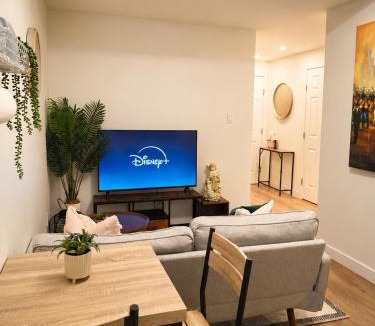 West Edmonton Apartment | Modern Private Suite - 1BRM- Close to West Edmonton Mall