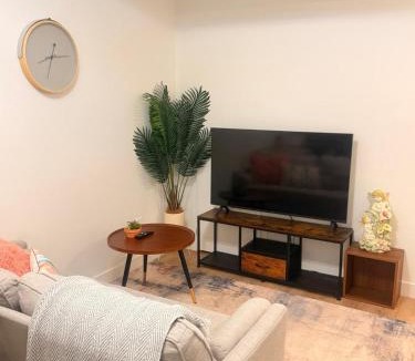 West Edmonton Apartment | Modern Private Suite - 1BRM- Close to West Edmonton Mall