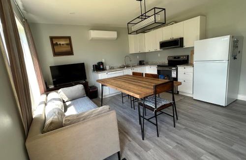 Charlottetown Villa | Modern Queen St Duplex 4BRs