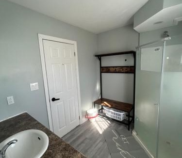 Charlottetown Villa | Modern Queen St Duplex 4BRs