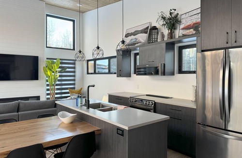 Wasagaming Cabin | Modern Riding Mountain Retreat