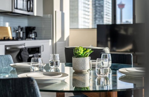 Connaught Apartment | Modern Rustic Charm w/Tower Views, Pool & Gym