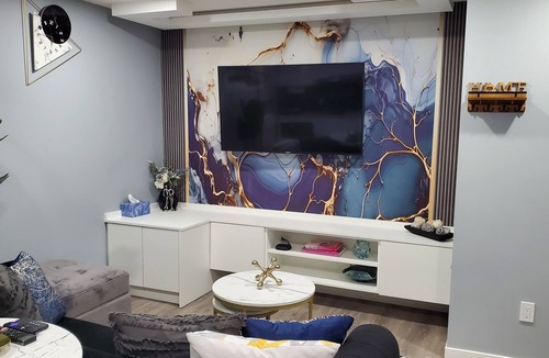Northeast Edmonton House | ⭐ Modern Suite · Sleek, Cozy & Serene · LRT, Shops & Entertainment All Nearby