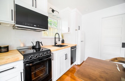 Statesboro Apartment | Modern Tiny Home! Near GSU