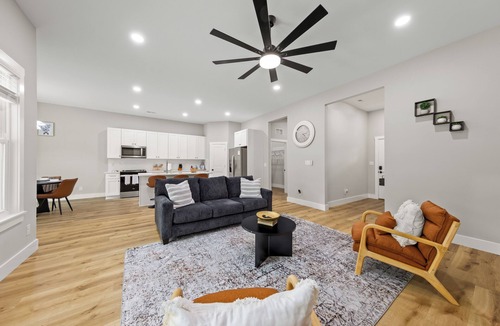 Mount Holly House | Modern Upscale 3BR in Mt Holly