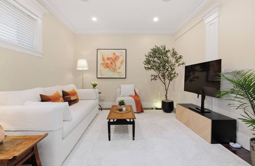 Shaughnessy House | Modern Vancouver Stay - Near Downtown & Transit