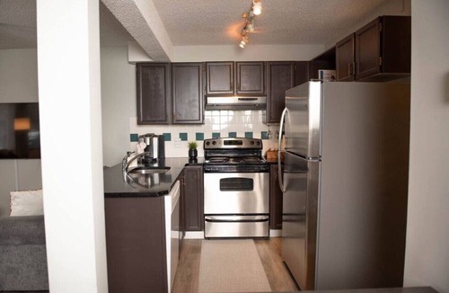 East Kootenay Apartment | Moguls | Lofted Ski in Ski Out w/Hot Tub Access