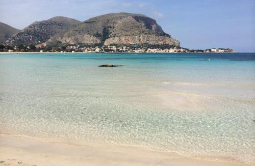 Mondello House | Mondello Luxury Apartment on the Beach