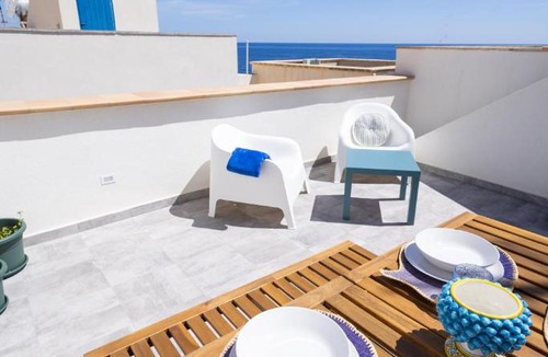 Marettimo House | Montebello Room's