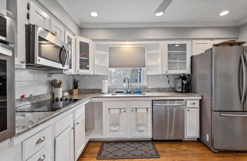 North Raleigh House | Most Sought-After Area! 4-BR w/Gym & Fire Pit!