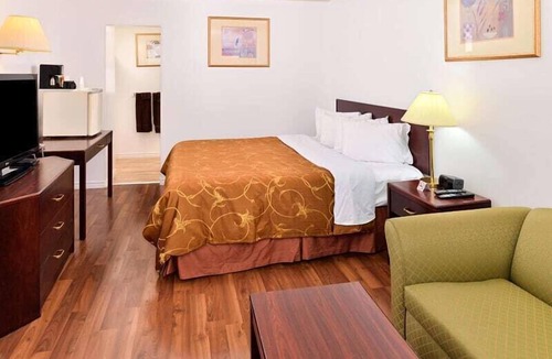 Olds Hotel | Motel 8