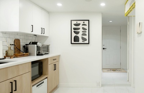 Mount Pleasant House | Mount Pleasant Garden Oasis - Two Bedrooms with Two Full Bathrooms