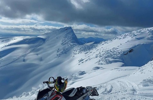 Valemount House | Mountain Joy Escape | Adventure Basecamp