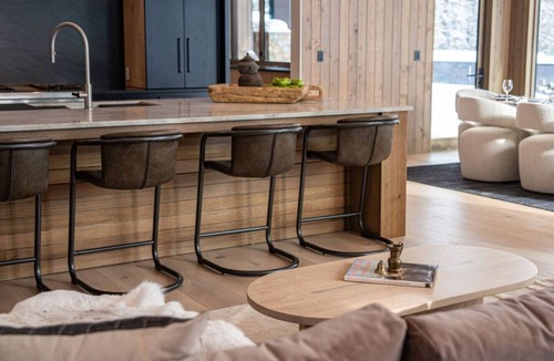 Revelstoke Ski Chalet | Mountain Lake Luxury Ski Chalet