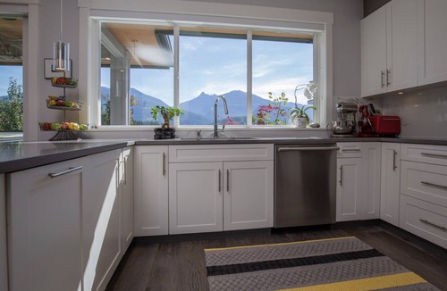 Squamish House | Mountain Serenity Meets Luxury