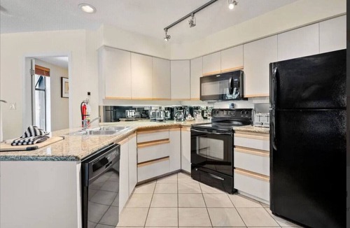 Blueberry Hill Condo | Mountain View 2BR: Pool, Hottub, Ski Storage, Games Room, 5 mins to Village