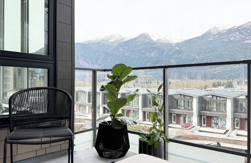 Squamish Apartment | Mountain View Luxury Escape at Redbridge