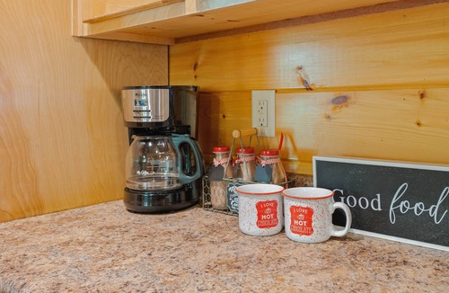 Stanley Cabin | Mountains & Privacy: Perfect for Couples/Sm Groups