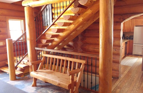 Fernie Ski Chalet | Mountainside Log Chalet at Fernie Alpine Resort