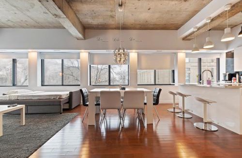Plateau Mont Royal Apartment | mtlFlats - Condotel Le Luxe
