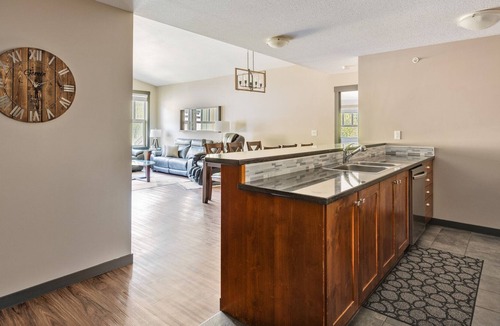Panorama Condo | MVP Rentals. Top Floor Penthouse! Prime Location!