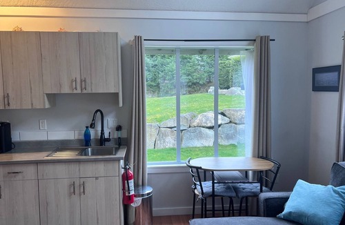 Regional District of Nanaimo Cottage | Nautical Acres - Private 1 bd Cottage On Beautiful Acreage 250m to Beach Access