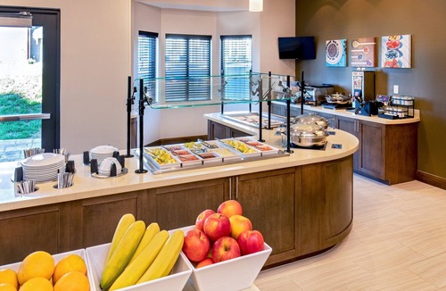 Rio Condo | Near University of Virginia + CHO | Free Breakfast, Indoor Pool!