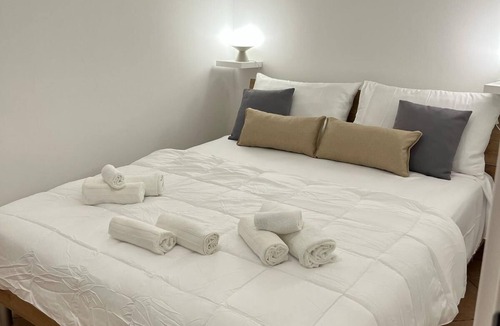 Cinisi Bed & Breakfast | New and central B&B, near Falcone and Borsellino Airport, 5 minutes from the sea