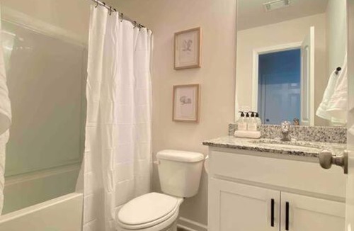 Inman House | New!!! Boiling spring - luxury home sleeps 6