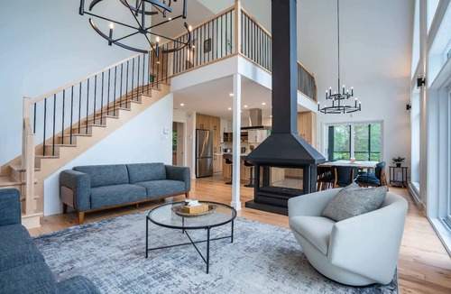 Saint-Alphonse-Rodriguez Ski Chalet | New Construction | Spa & Pool Table | Le Foresti