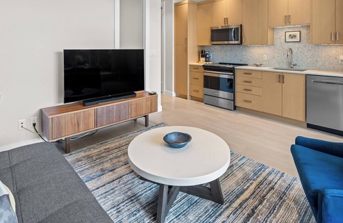Booktown Condo | New listing! Relaxing Sidney Suite w/ Parking