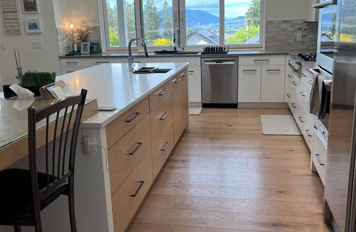 Southwest Mission House | 🏖️NEW! Modern House w/a huge Hot Tub Spa close to Beaches, Trails & Wineries.
