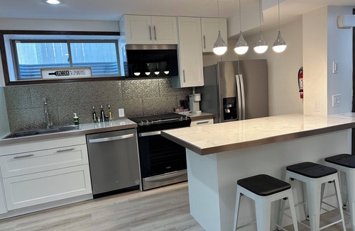Auburn Bay Apartment | NEW Modern Secondary Suite w/Private Office, Chefs Kitchen and 2nd workspace