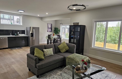 Northwest Calgary Apartment | New Modern Suite in Calgary NW