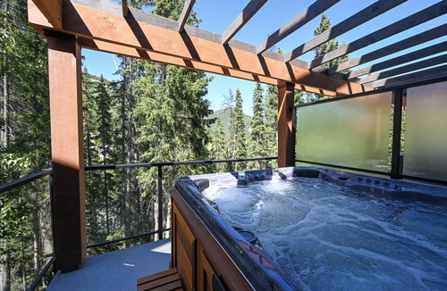 Panorama House | NEW Slope-side Townhouse at Panorama with hot tub and mountain views