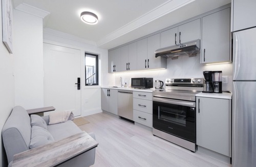 Kerrisdale House | New Vancouver Kerrisdale Suite mins to Yvr/Ubc