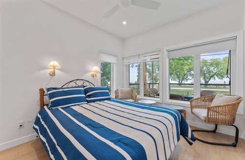 Dunnottar Cabin | New Waterfront Luxury Cabin on Lake Winnipeg