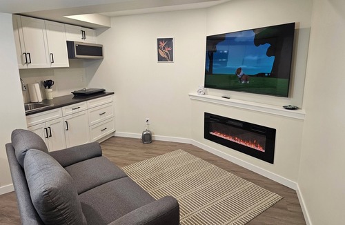 Fort Gary House | Newly Built Modern Room in the serene environment of Bison Run.