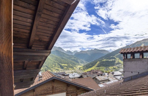 Oga Apartment | Nice apartment for 5 people with WIFI, TV and balcony
