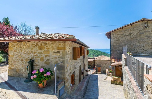 Bivio Pozzo Apartment | Nice apartment for 6 guests with pool, WIFI, TV, patio and panoramic view