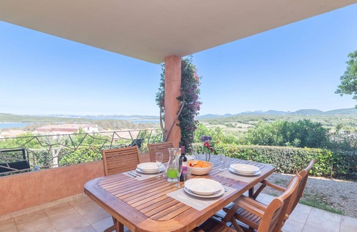 Porto Pozzo Apartment | Nice apartment for 6 guests with WIFI, pool, A/C, terrace and pets allowed