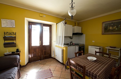 Castelnuovo di Garfagnana Apartment | Nice apartment for 6 people with WIFI, TV and panoramic view